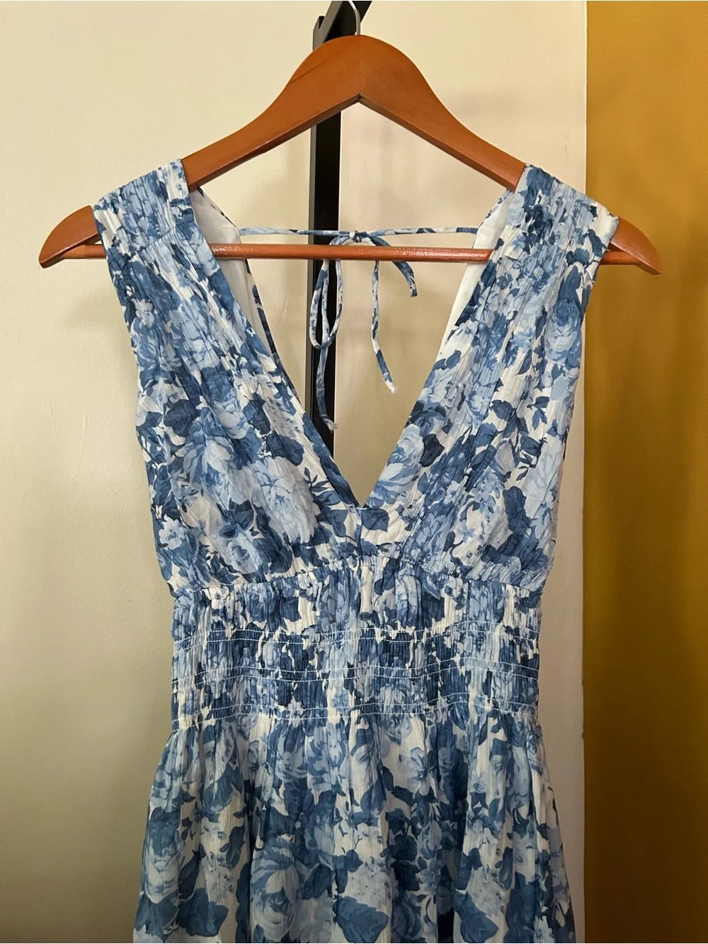 Abercrombie & Fitch Crinkle Shirred Waist Maxi Dress Floral Blue White NEW XS